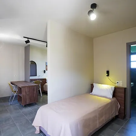 Alekos Aparthotel *