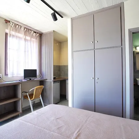 Alekos Aparthotel